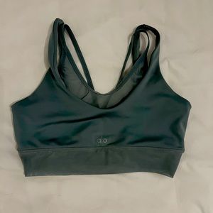 Alo yoga bra size medium set cosmic grey size medium